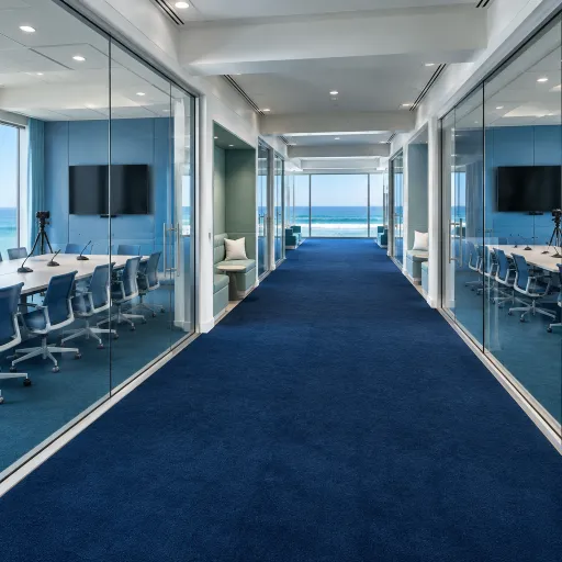 How many meeting rooms does Hotel Hansson offer for media driven business travel strategies ?